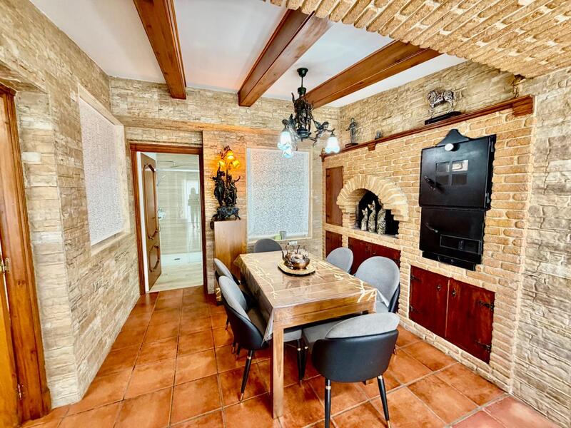 4 bedroom Country House for sale