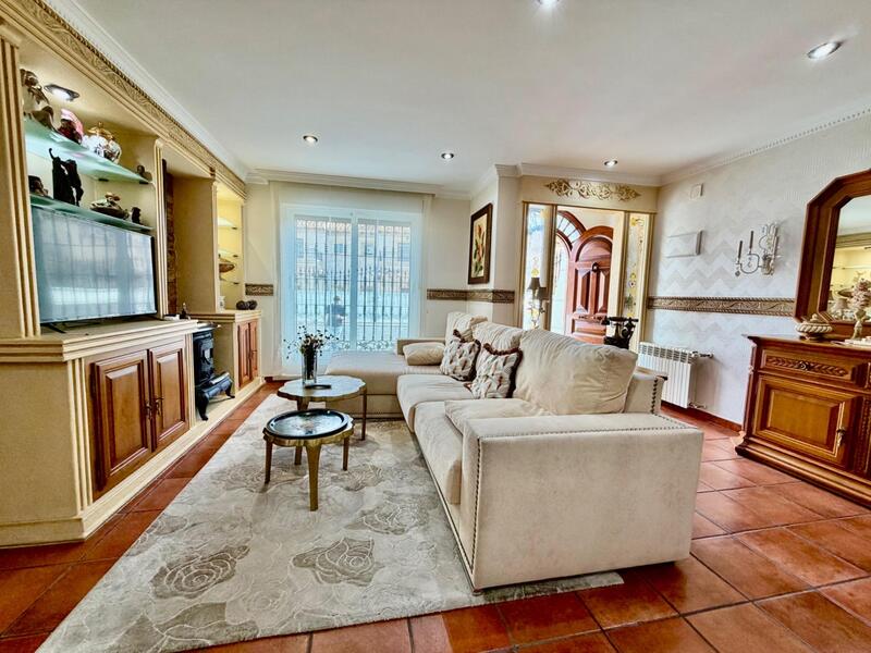 4 bedroom Country House for sale