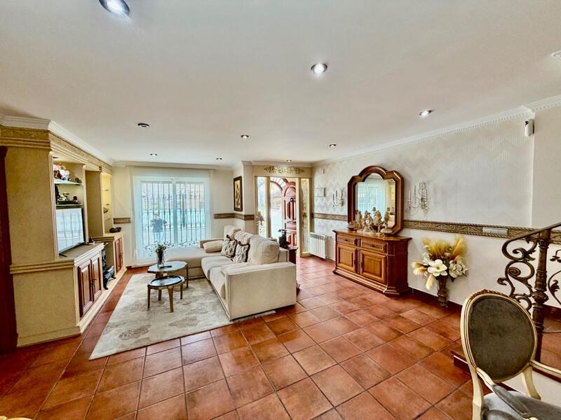 4 bedroom Country House for sale