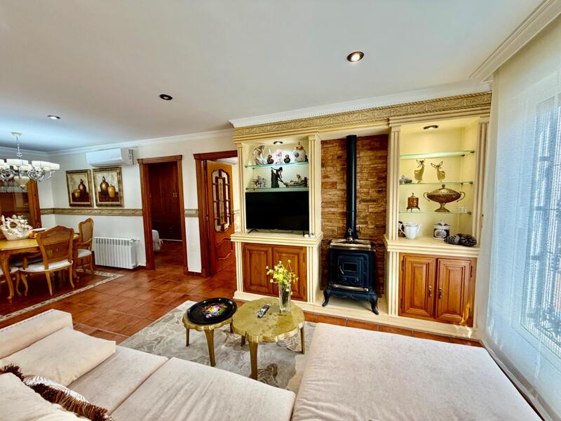 4 bedroom Country House for sale