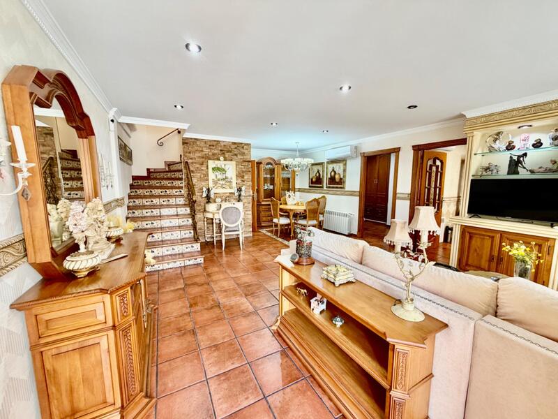 4 bedroom Country House for sale