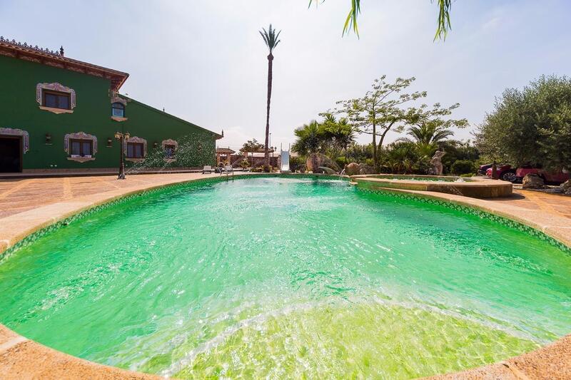 Country House for sale in Almoradí, Alicante