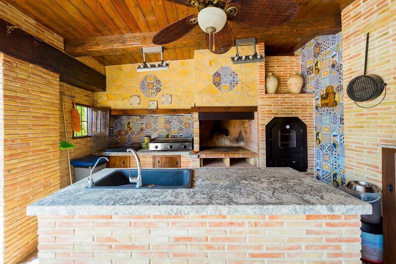 5 bedroom Country House for sale
