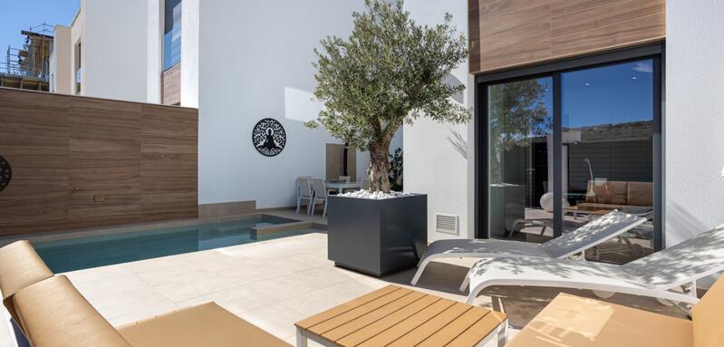 Townhouse for sale in Benijófar, Alicante