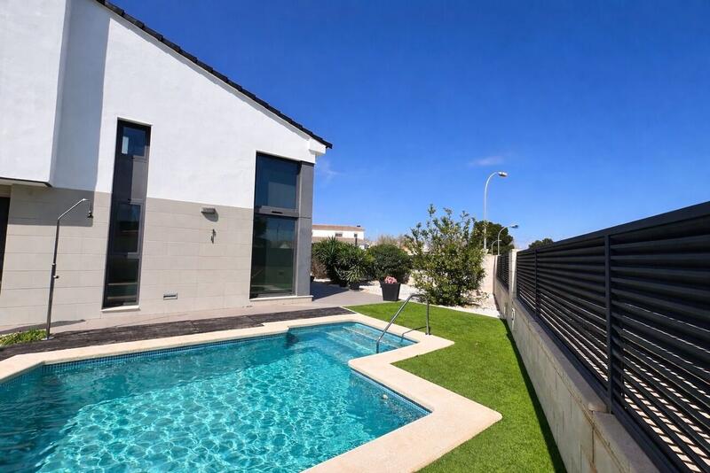 Villa til salgs i Santiago de la Ribera, Murcia