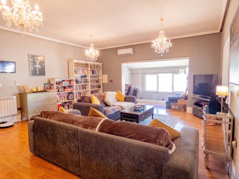 6 bedroom Villa for sale