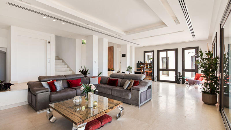 5 bedroom Villa for sale