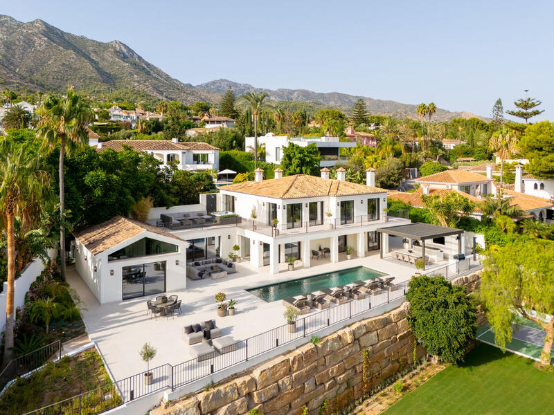 Villa for sale in Golden Mile, Málaga