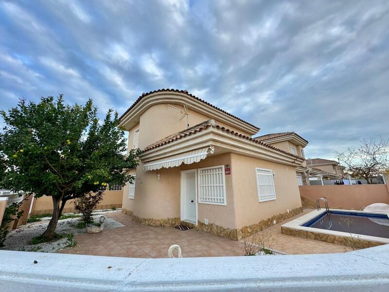Villa for sale in Torrevieja, Alicante