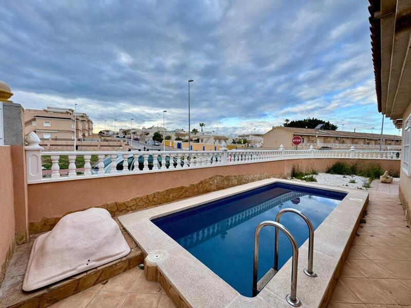 3 bedroom Villa for sale