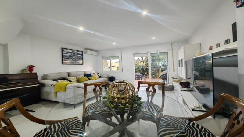 3 bedroom Townhouse for sale