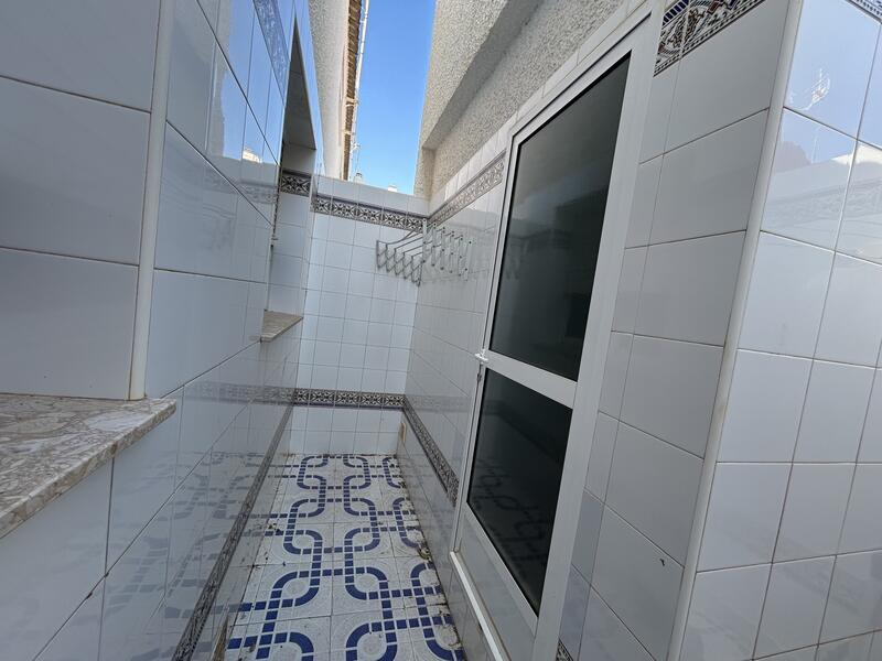 4 bedroom Townhouse for sale