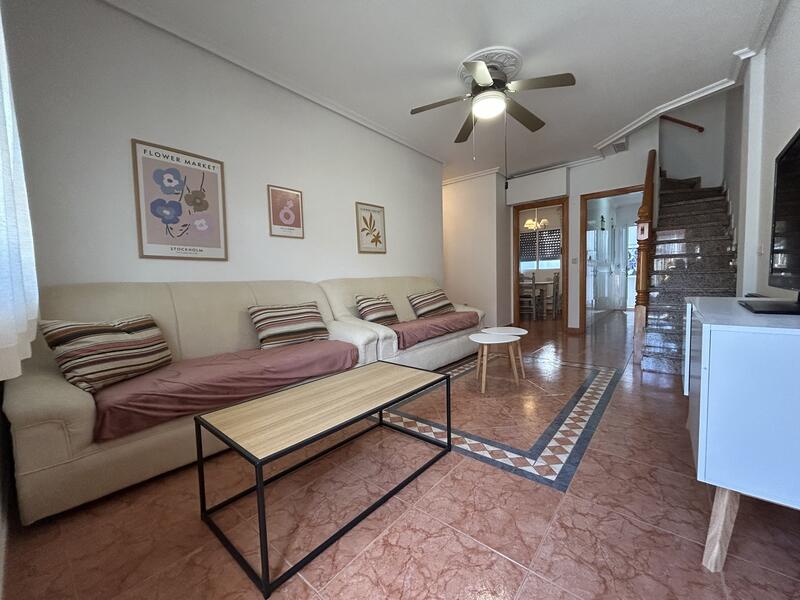 4 bedroom Townhouse for sale