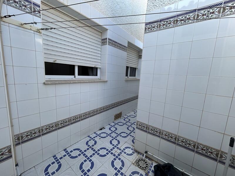 4 bedroom Townhouse for sale