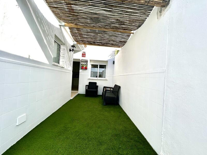 4 bedroom Townhouse for sale