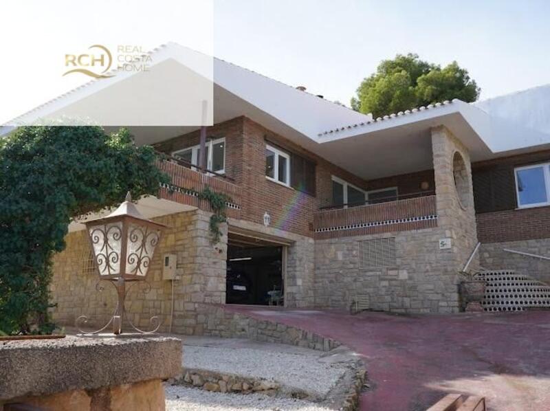 Villa for sale in La Nucia, Alicante