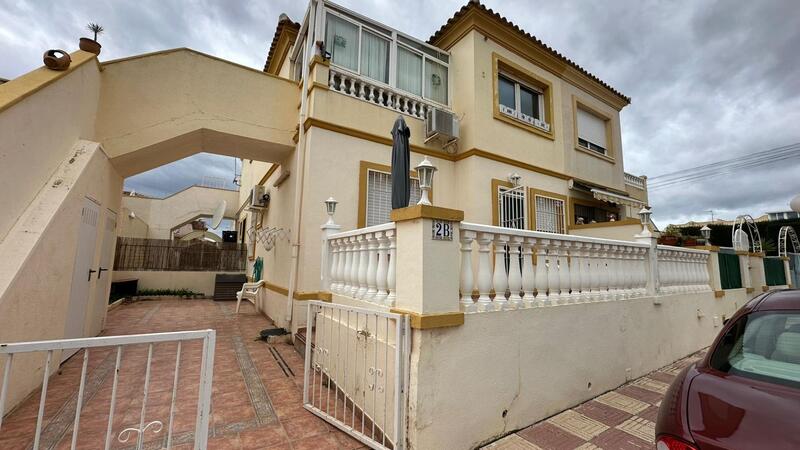 Villa til salg i Orihuela Costa, Alicante