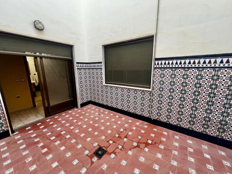 4 bedroom Apartment for sale