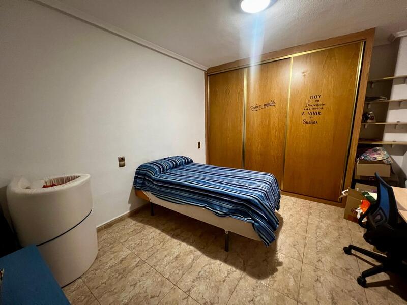 4 bedroom Apartment for sale