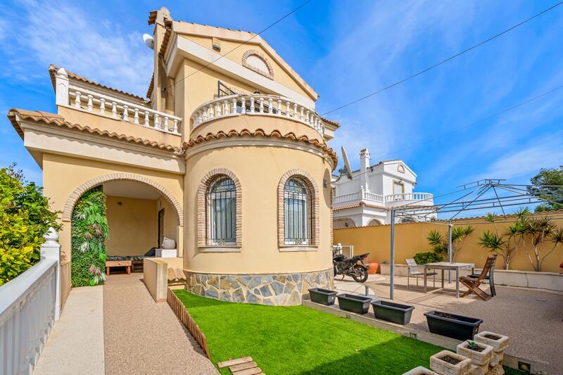 3 bedroom Villa for sale