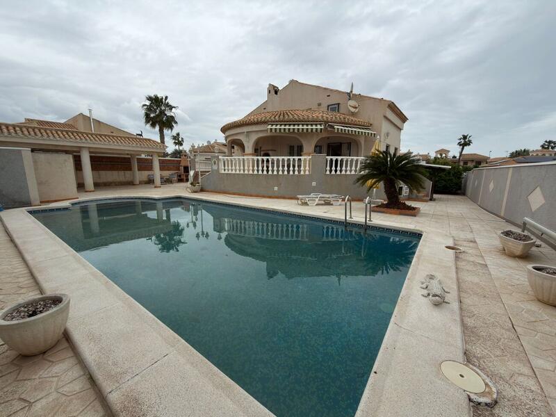 Villa for sale in Playa Flamenca, Alicante