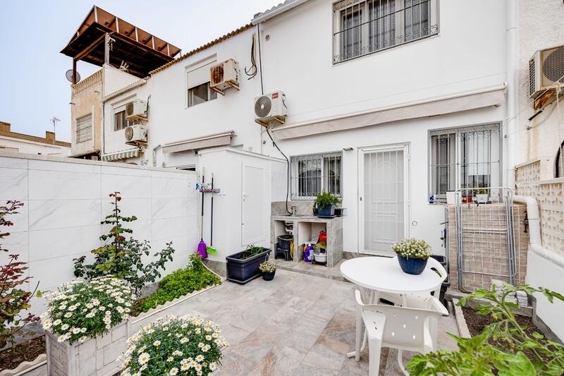 3 bedroom Townhouse for sale