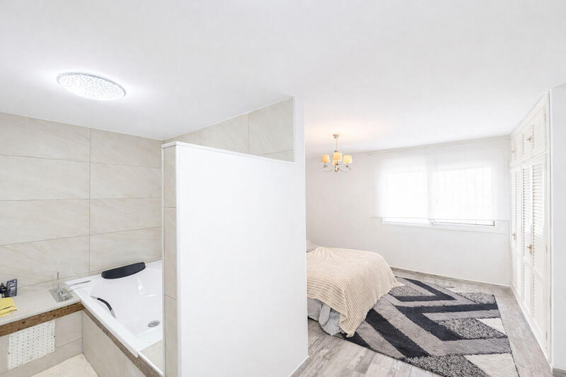 3 bedroom Townhouse for sale