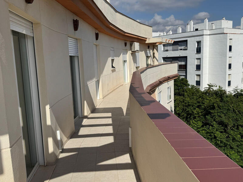 4 bedroom Apartment for sale