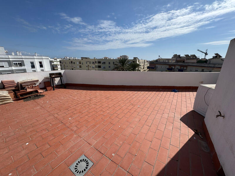 4 bedroom Apartment for sale