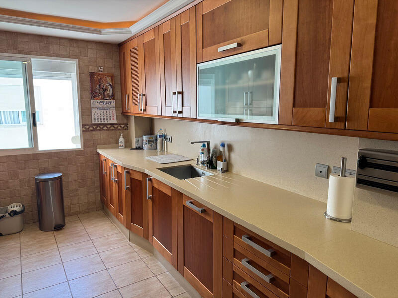4 bedroom Apartment for sale