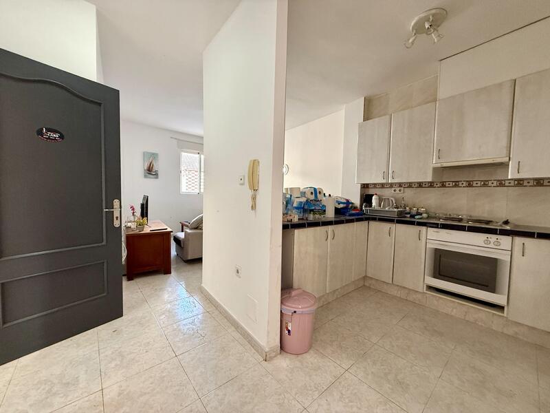 5 bedroom Apartment for sale