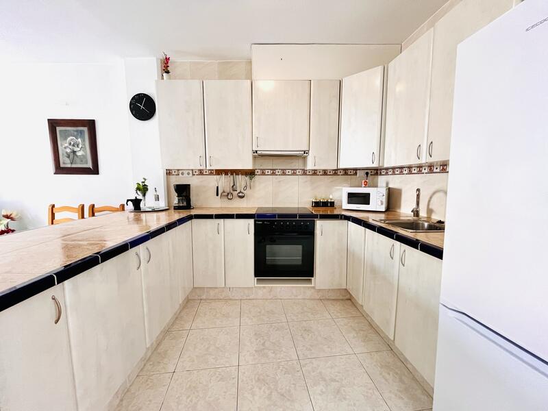5 bedroom Apartment for sale
