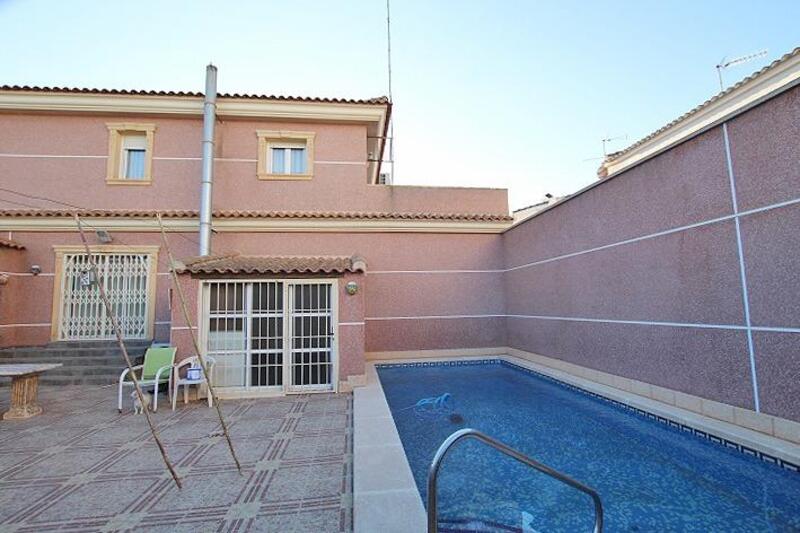 6 chambre Villa à vendre