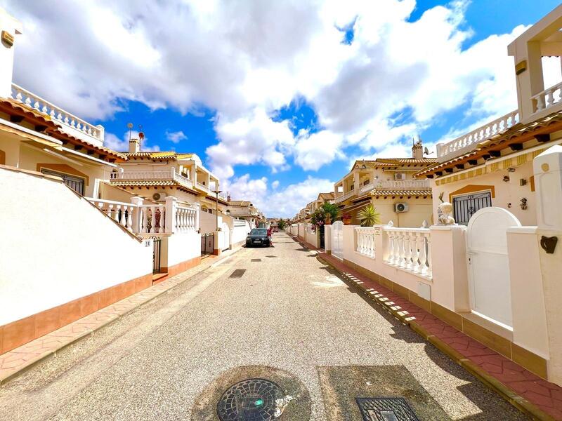 3 bedroom Townhouse for sale