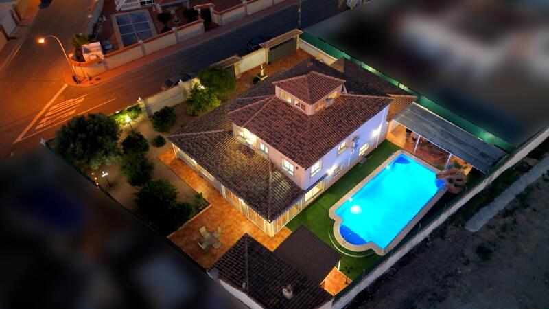 6 chambre Villa à vendre