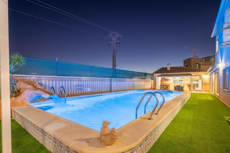 6 chambre Villa à vendre