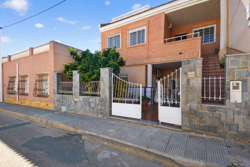5 bedroom Villa for sale