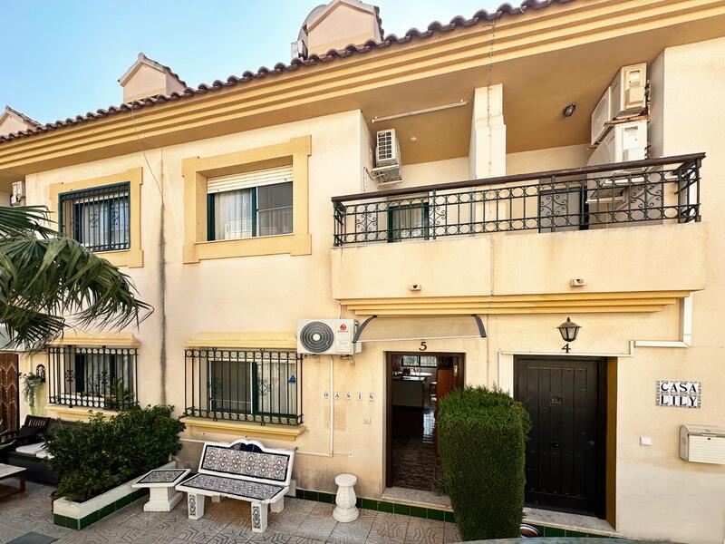 Byhus til salg i Orihuela Costa, Alicante