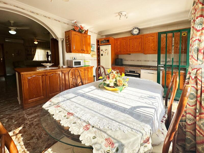 3 bedroom Townhouse for sale