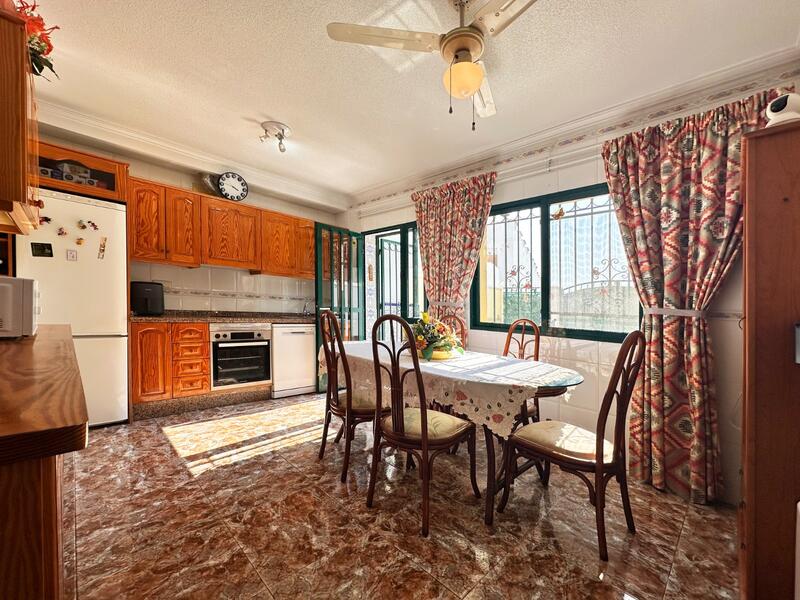 3 bedroom Townhouse for sale