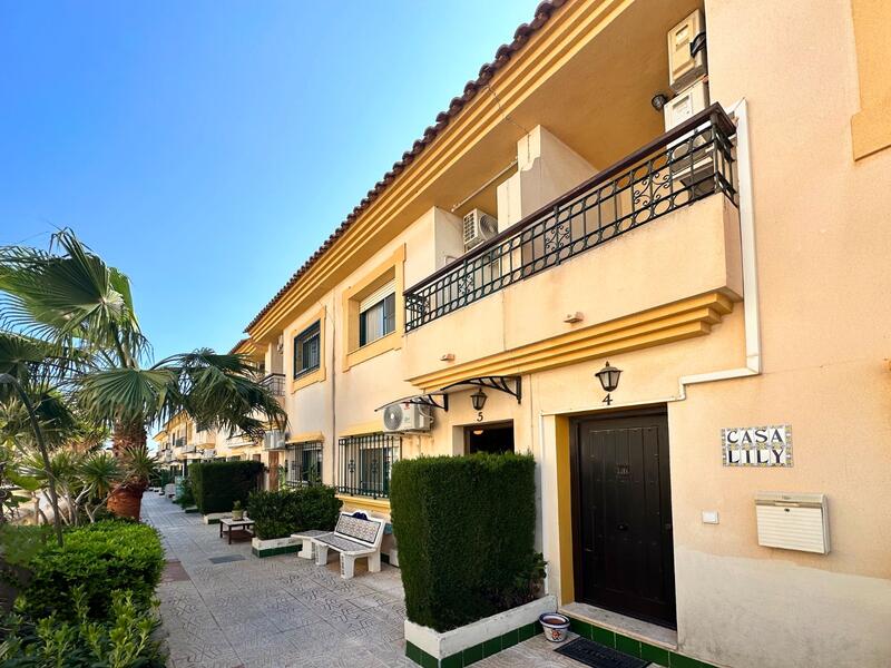 3 bedroom Townhouse for sale