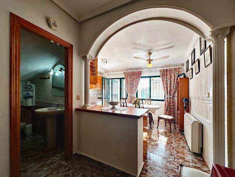 3 bedroom Townhouse for sale