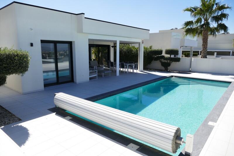 Villa for sale in Benijófar, Alicante