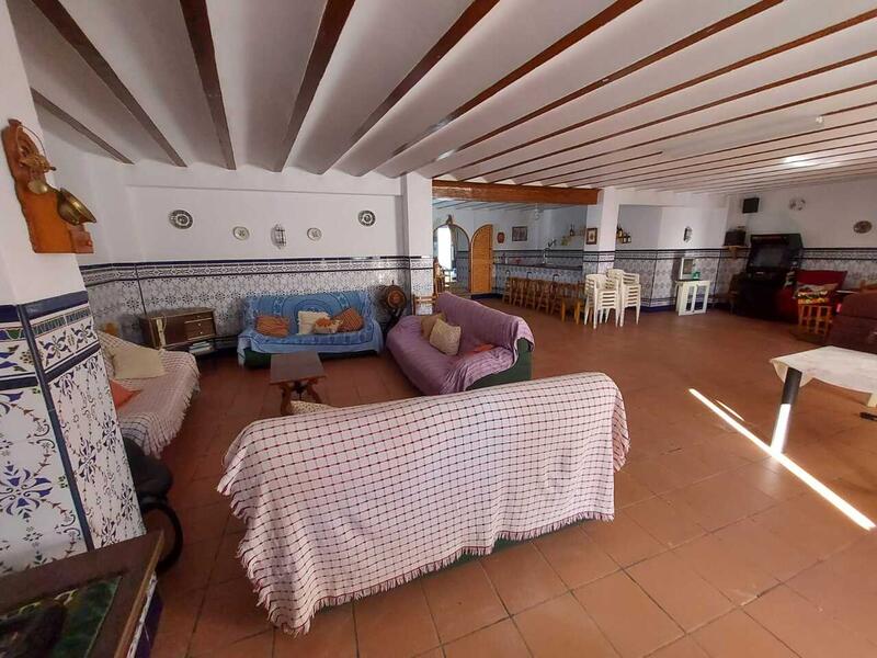 8 bedroom Country House for sale