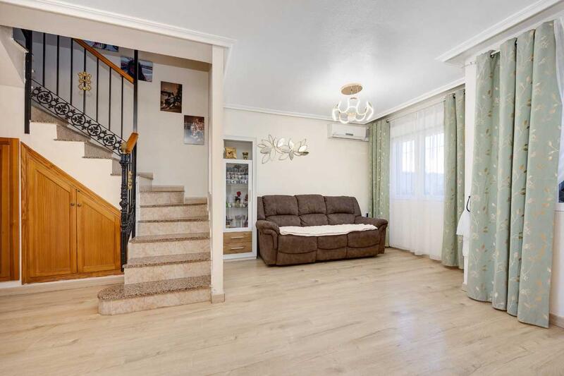 3 slaapkamer Gezinswoning Te koop