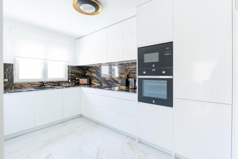 4 bedroom Townhouse for sale