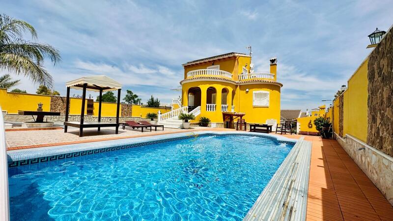 Villa à vendre dans Orihuela, Alicante