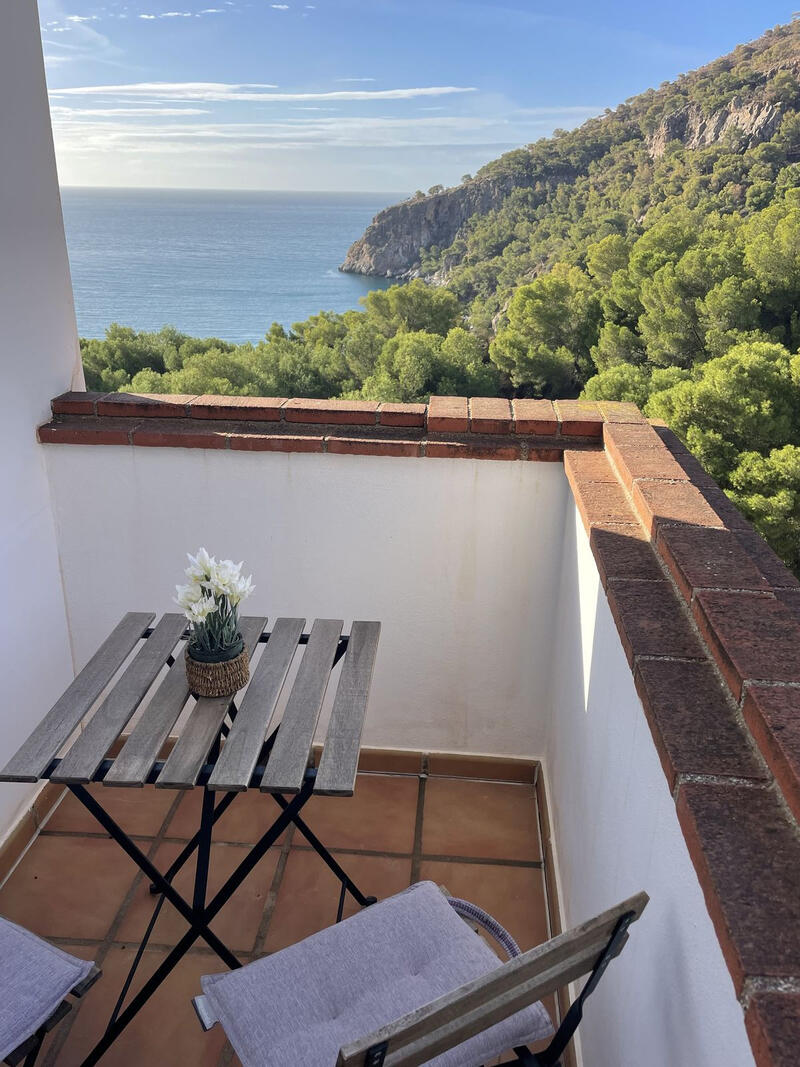 6 bedroom Townhouse for sale