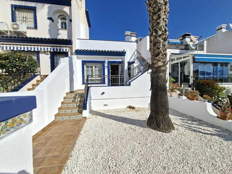 Villa zu verkaufen in Villamartin, Alicante