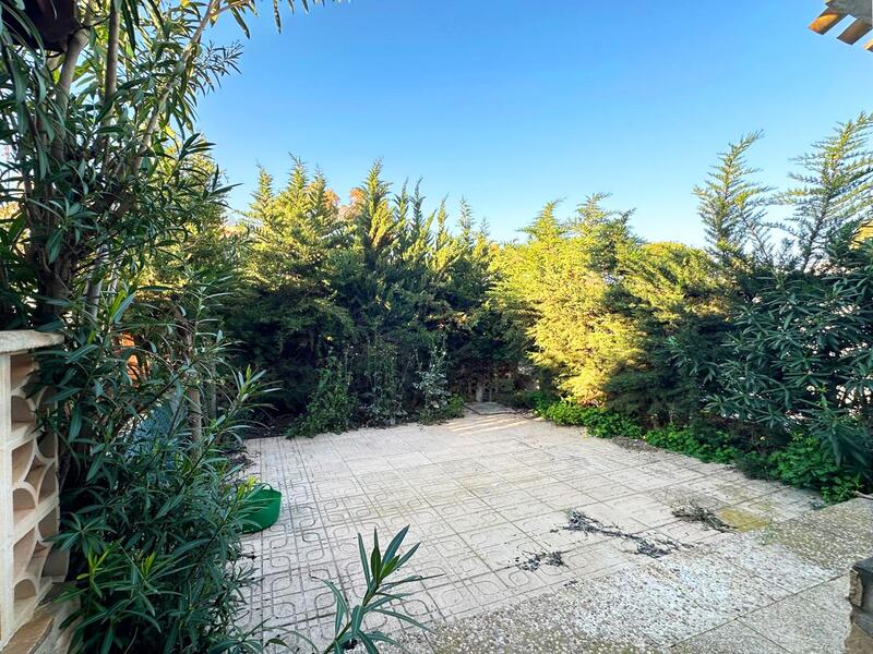 3 bedroom Townhouse for sale